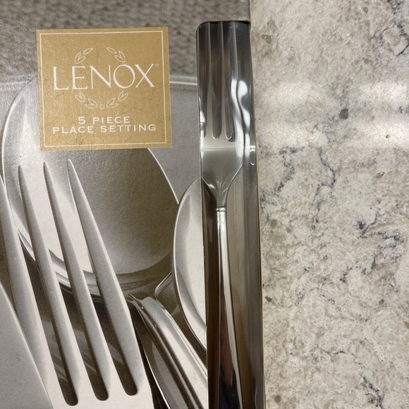 Lenox 5 Piece Place Setting -Federal Platinum - Picture 3 of 6